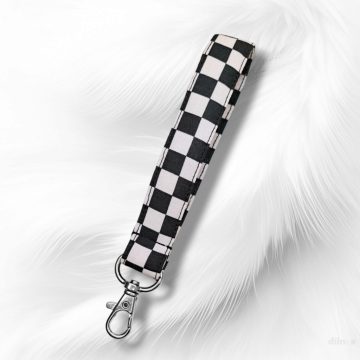  Kulcstartó, táskadísz és csuklópánt kockás zászló mintával